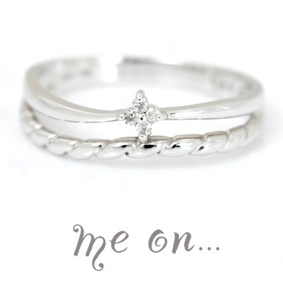 me on...ダブルリング風デザインモチーフ清潔感を演出K18ダイヤモンドツイストピンキーリング お届けまで２３週間程度