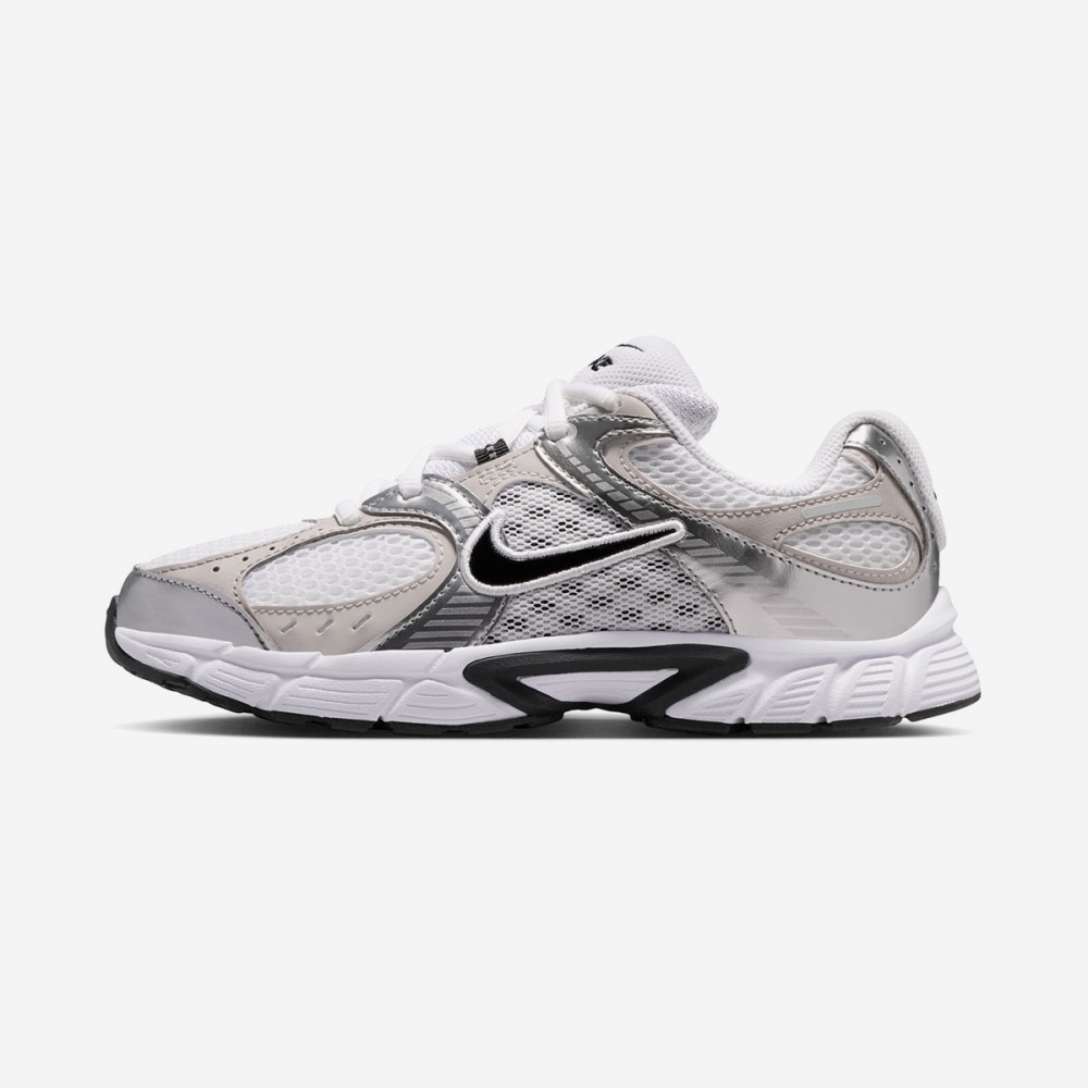 ナイキナイキ V5 RNR ボーイグレード HQ6411-100 13,134円