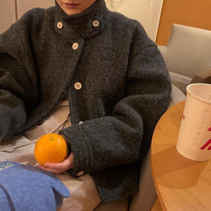 レディース アウター コート Pコート ショート丈 襟付き 長袖 前開き ボタン かわいい 大人可愛い きれいめ シンプル 上品 きちんと おしゃれ かっこいい カジュアル レトロ ラフ ルーズ