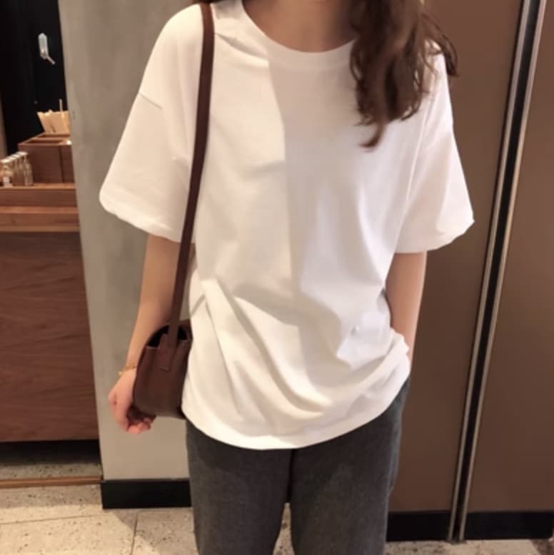 トップス デート Tシャツ カットソー 袖あり 半袖 かわいい 大人可愛い きれいめ シンプル カジュアル 大人 上品 おしゃれ お洒落 主役級 存在感 夏 冬 オールシーズン 10代 20代 30代
