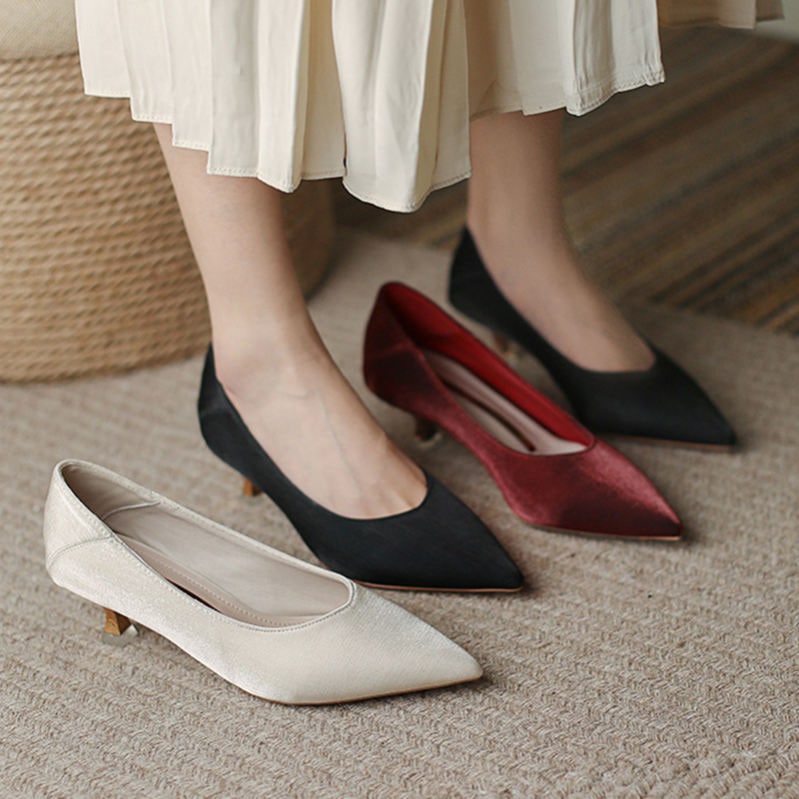 500円OFFクーポン サテン パンプス 黒 白 赤 ポインテッドトゥ レディース ヒール5cm 美脚 走れる 痛くない パーティー キャバクラ 結婚式 おしゃれ 花嫁パンプス 春夏秋冬 ハイヒール