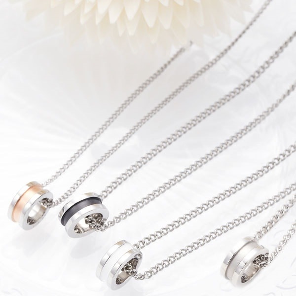 レディースネックレス リング型 ライン 低アレルギーペンダント 喜平チェーン IPコーティング SUS316L きれいめコーデ vie 専用ボックス 箱 袋付き プレゼント ギフト 記念日