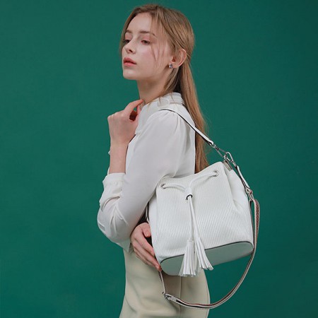 [BanaBana]ショルダーバッグ/トートバッグ/shoulder bag /母の日/恋人の贈り物/韓国人気商品/ハンドバッグ/クロスバッグ 9,933円