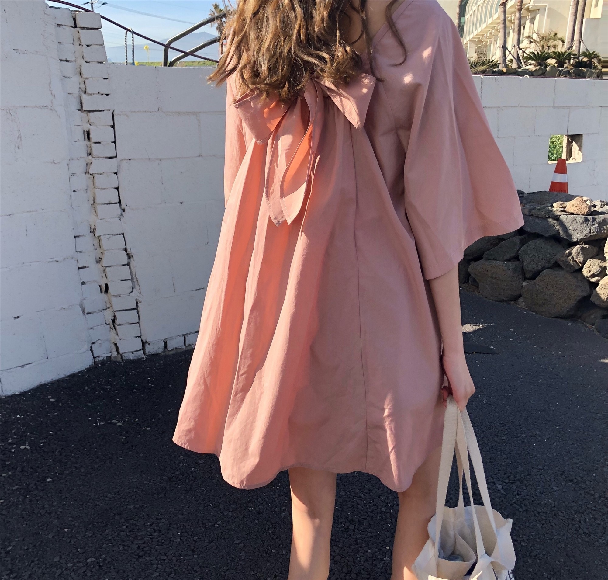 バックリボン ワンピース 膝上丈 半袖 バックデザイン 綿 ガーリー 可愛い こなれ感 大人可愛い 春夏(A123)
