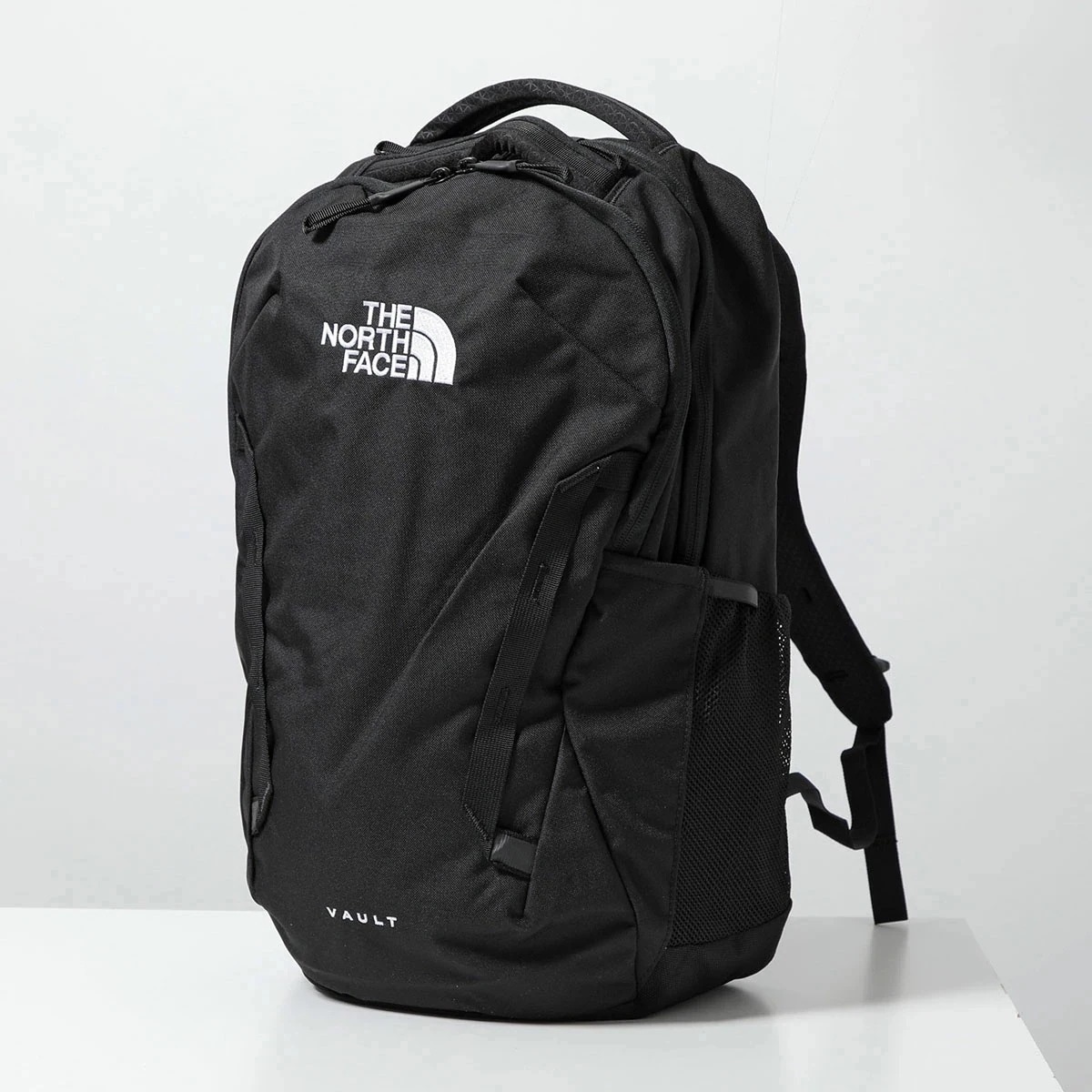 THE NORTH FACE ザノースフェイス バッグパック VAULT ヴォルト NF0A3VY2 メンズ リュック デイパック ロゴ 鞄 JK3/BLACK