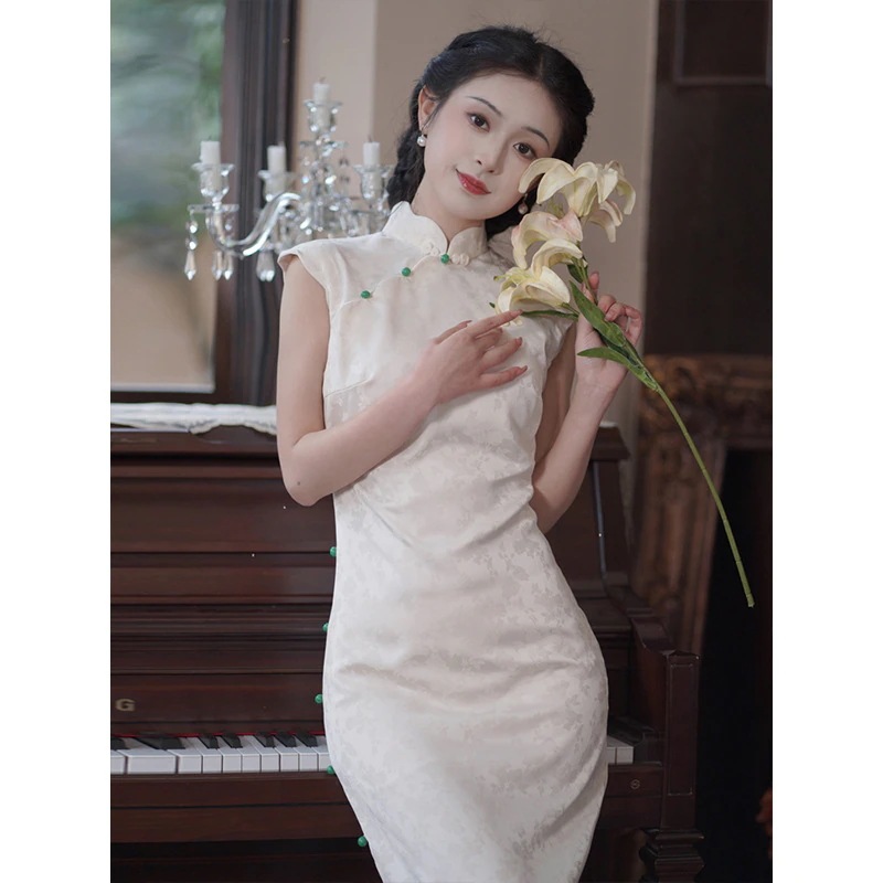 ワンピースドレスドレス新しいのレトロな白い花びらの蓋の首輪2025春と夏のハイエンドガールドレスエンゲージメントドレス