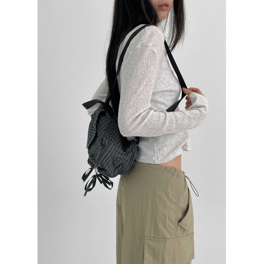 ブラックアップフード付きチェックリボンミニバックパック