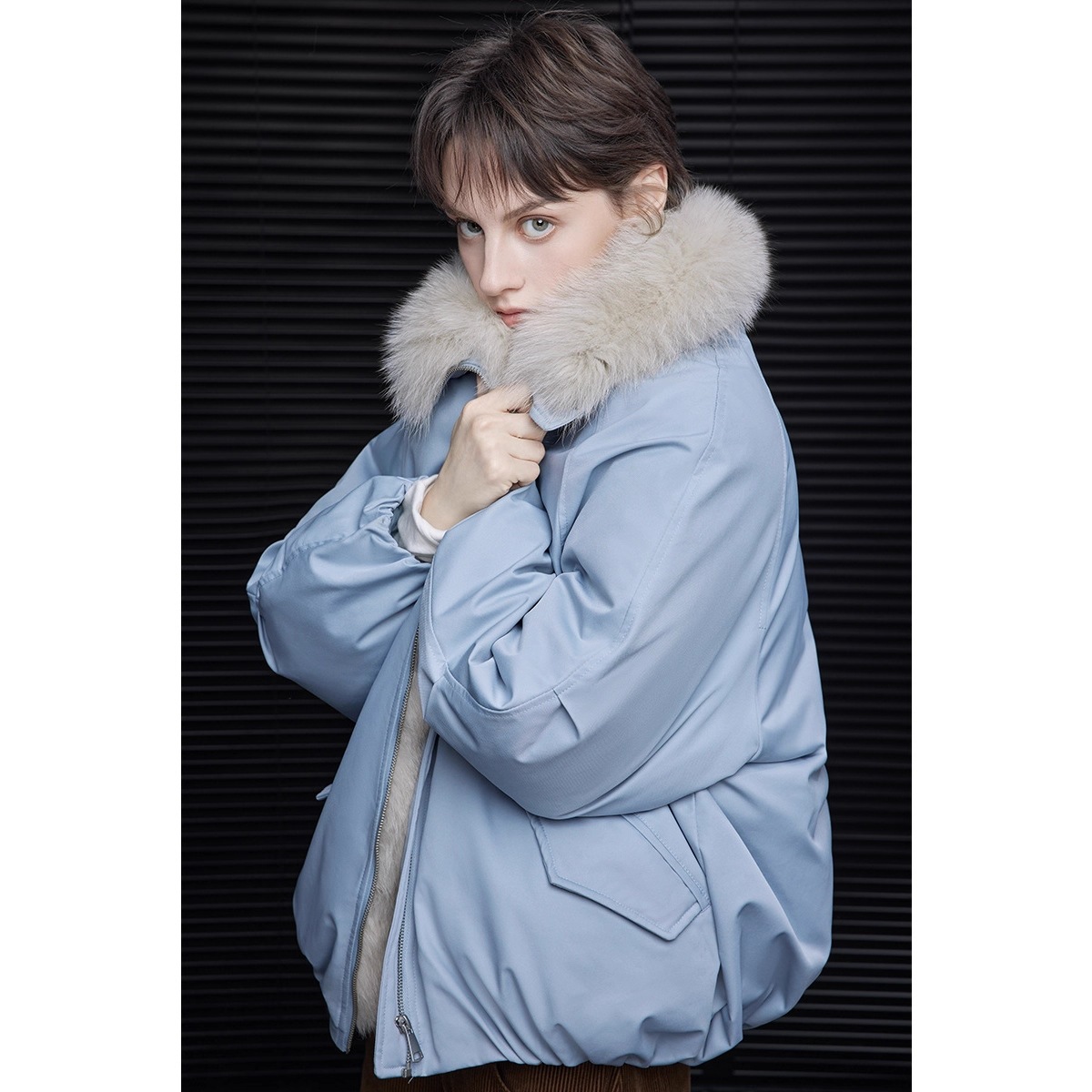 2025秋冬 ホワイトダックダウン ブルー ルーズパーカー ダウンジャケット 厚手 ジャケット ファー襟 シルエット 暖かさ