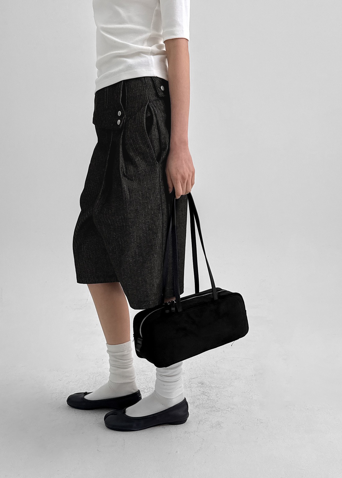 ハテルスエードスクエアショルダーバッグ