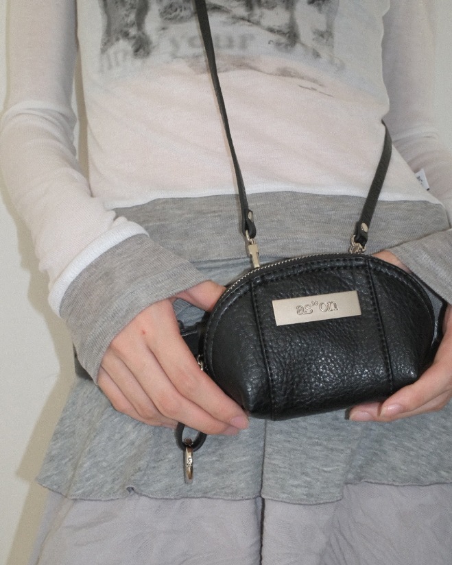 COY POUCH BAG / BLACK