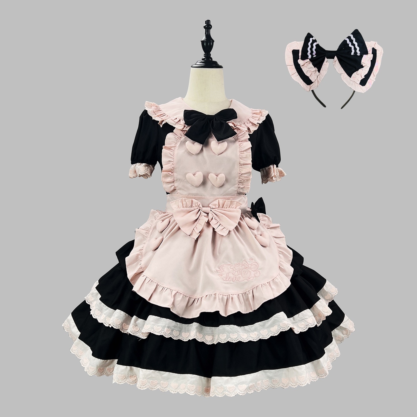新作コスプレ高貴甘辛黒粉メイド服lolitaかわいいい妹ソフト妹opがプリンセススカートを脱いでいます