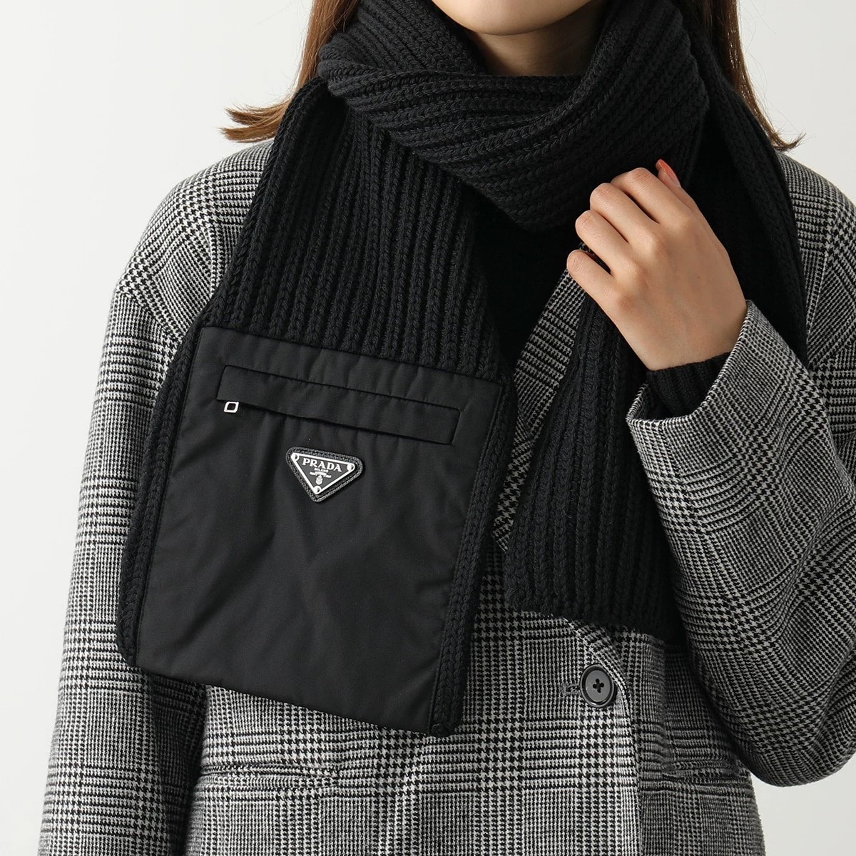 PRADA プラダ マフラー UMS354 1WTO レディース Re Nylon ギャバジン ウール ニット スカーフ 三角ロゴ ポケット付 F0002/NERO