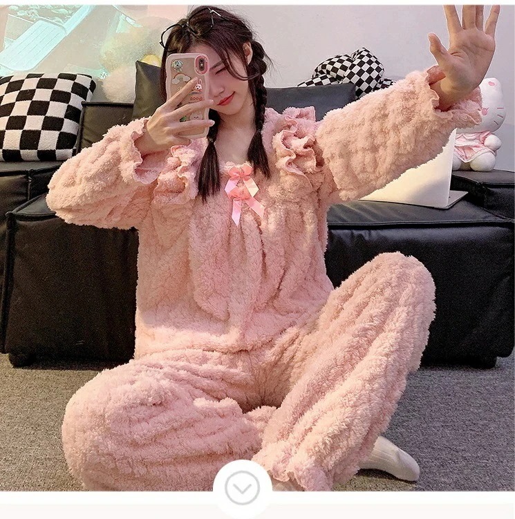 ピンク ブルー ライトベージュ パジャマ 部屋着 寝間着 ルームウェア あったか もこもこ ふわふわ やわらか トップス パンツ インスタ 撮影 アイドル大きめサイズ揃ったトップス