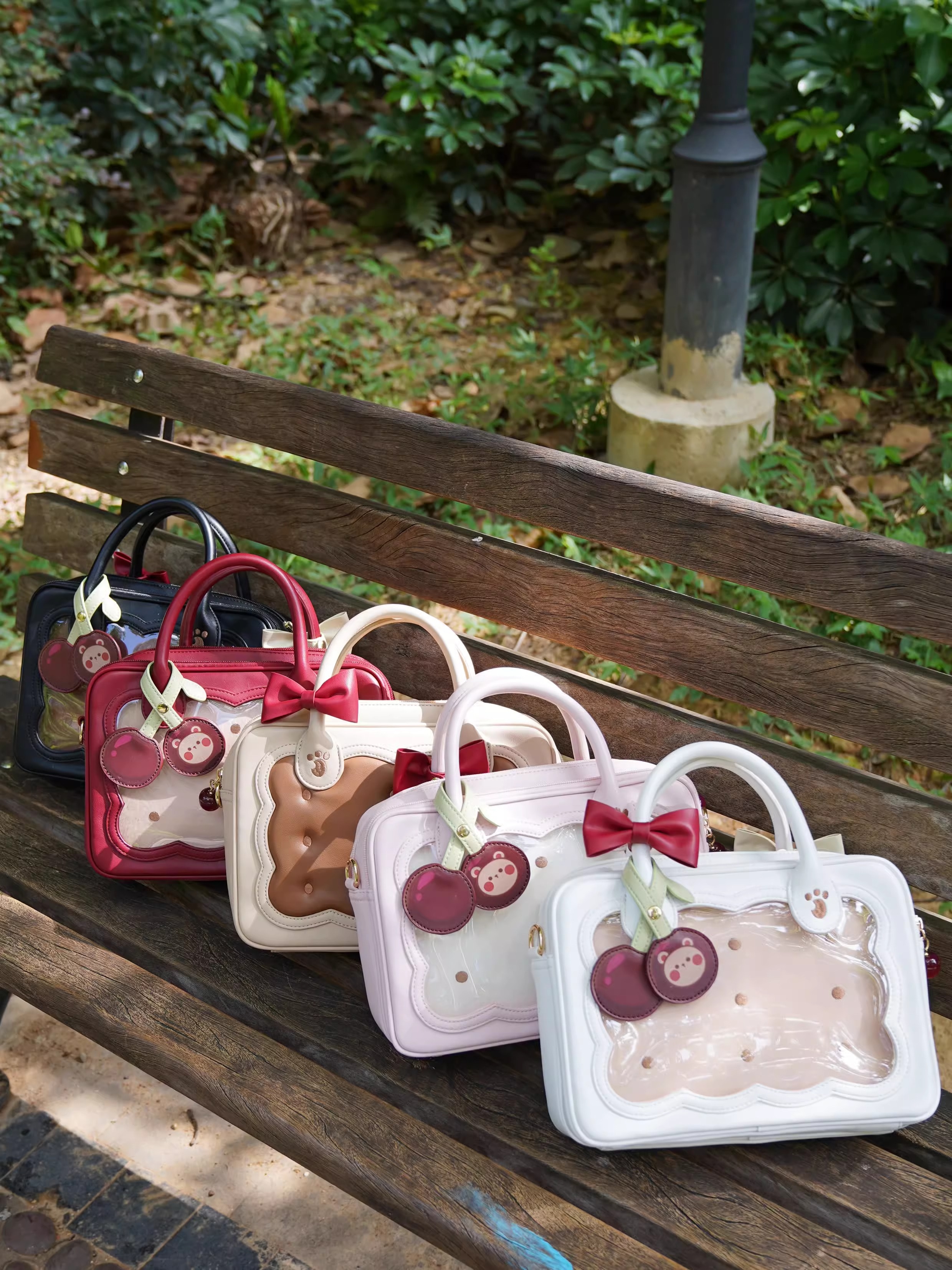 痛バッグ 痛バ 58mm 75mm缶バッジ痛バ レディース ショルダーバッグ 推し活 韓国風 人気 チェリー小熊柄 ポケットたくさん トートバッグ 斜めかけショルダーバッグ ハンドバッグ大容量