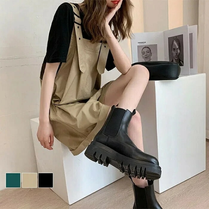 お得な価格カジュアルさが可愛いショートサロペット×Tシャツ2点セット　オーバーオール　オールインワン　アウトドア