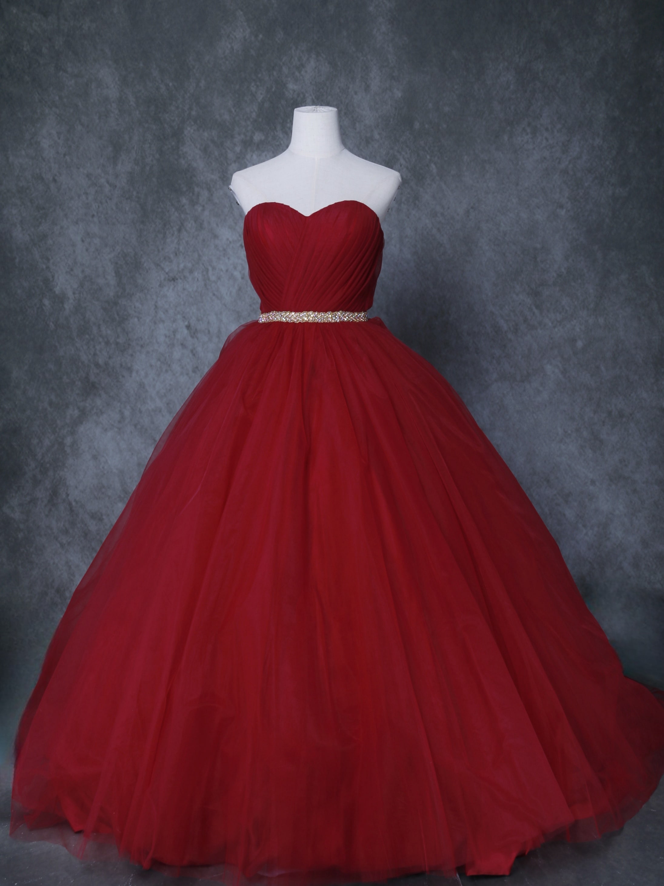 豪華！ウエディングドレス 赤 ベアトップ キラキラチュール サッシュベルト 花嫁 28,853円