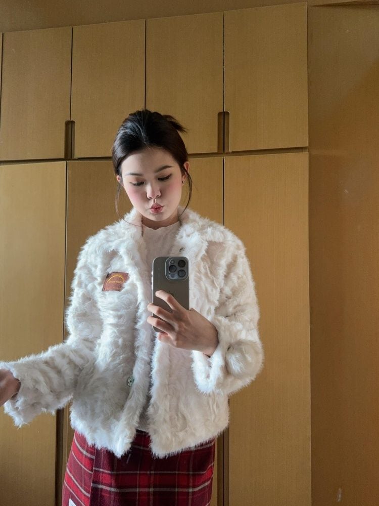 冬の雰囲気韓系お正月着回しセットアップスカートモコモコパイル保温カーディガンコートレトロ赤半身スカート女