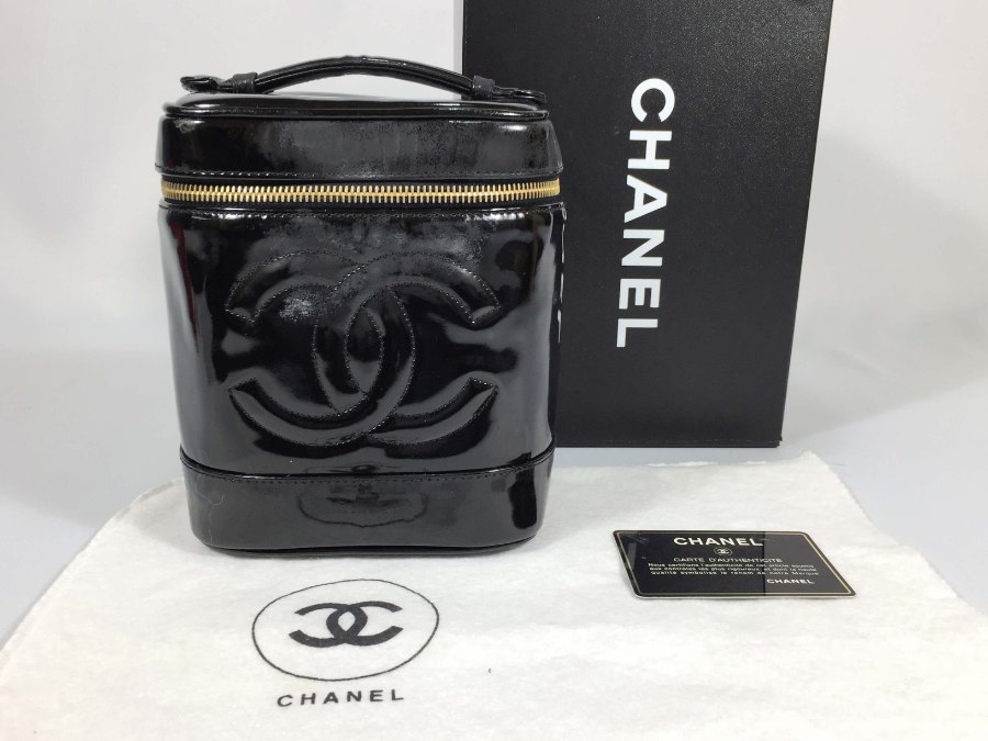 バニティバッグ エナメル 黒 ブラック 中古品