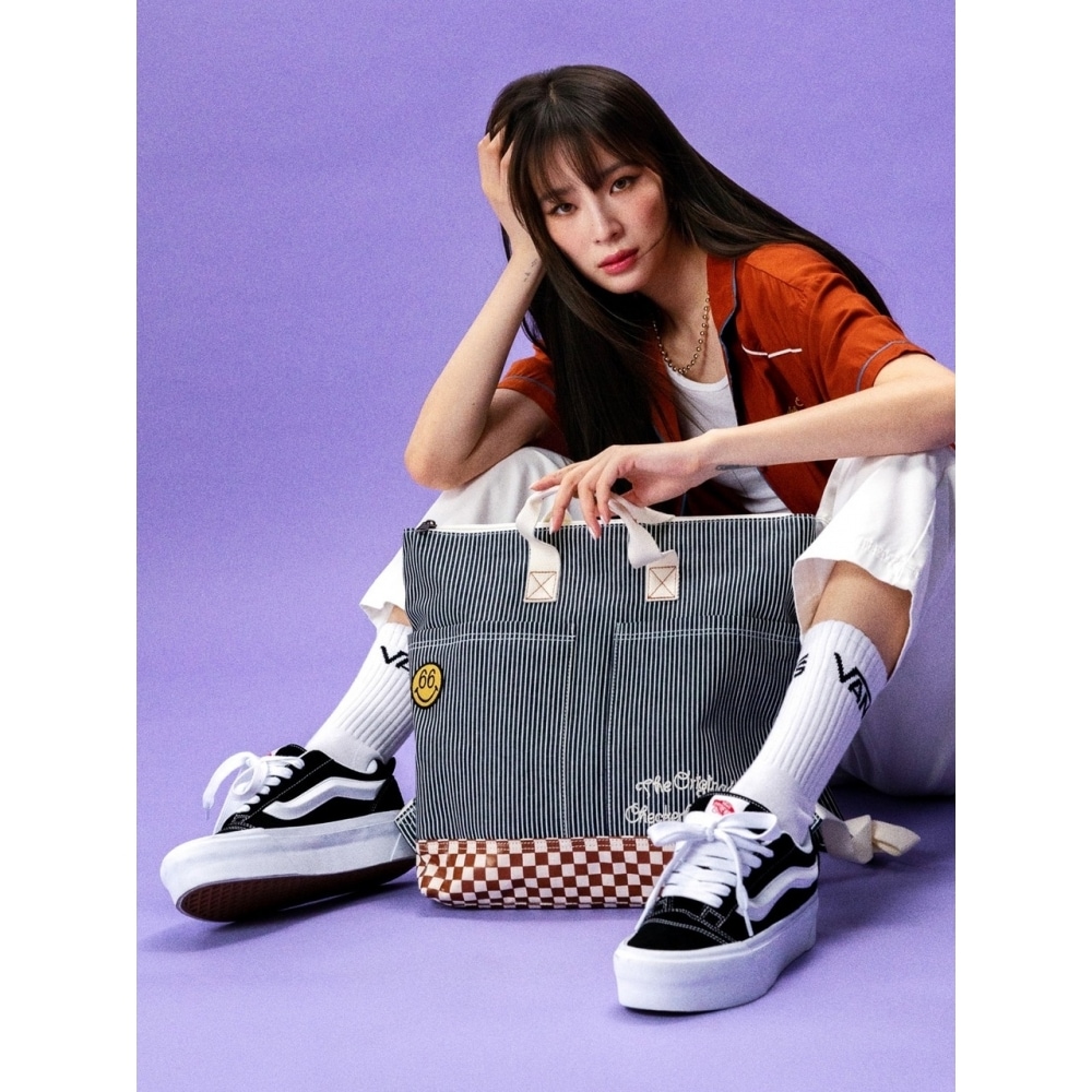 バンズクヌスタックニュースタック VN000CP66BT1フラットシューズ