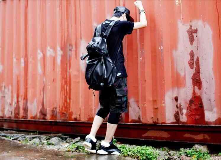 リュック メンズ 小さめ 撥水 軽量 ビジネスリュック ブランド 通勤 ビジネス アウトドア カジュアル スポーツ 通学 ビジネスバッグ 大容量 大学生 PC 春 40代 レザー 冬 パソコン おしゃ