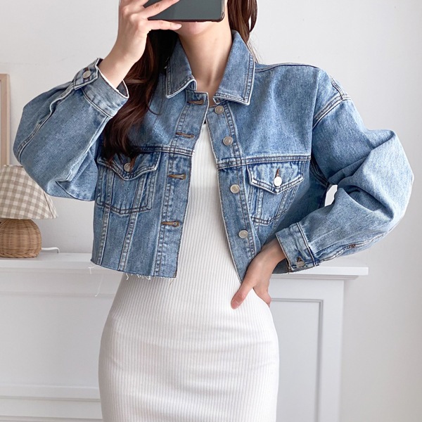送料0円! 韓ファッション + 完璧パーフェクト 裾のダメージ クロップ デニムジャケット(outer1185)
