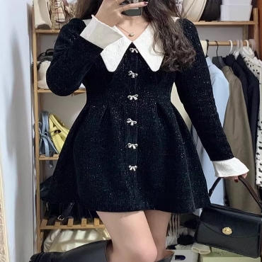 レディース ワンピース ミニ ショート 長袖 襟付き 角襟 フェミニン リボン ボタン かわいい 大人可愛い きれいめ 上品 おしゃれ こなれ感 ガーリー 個性的 主役級 存在感 かっちり ラブリー