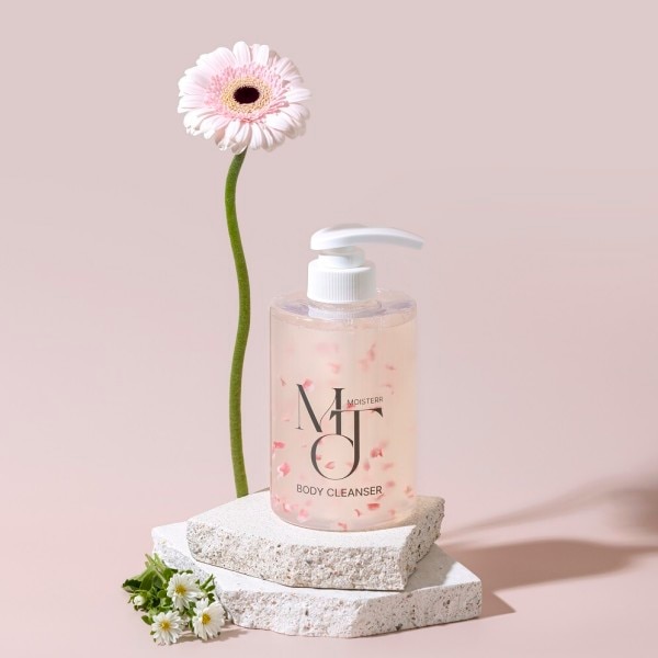 Moisterr Pink Flower Perfume Body Cleanser 500g