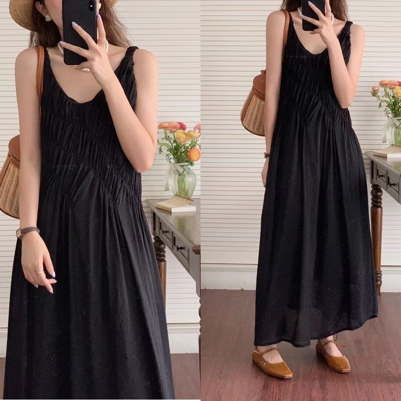 プリーツマキシ丈ワンピース ノースリーブワンピース Vネック 黒 ブラック 白 ホワイト 韓国 レディース オルチャン ロング丈 袖なし フレア スリム タイト 細身 Aライン