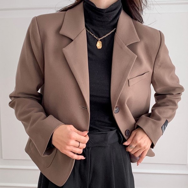 女子 春 秋 冬 スパン 無地 カラー ポケット シングル ショート ジャケット フィットが きれいな 季節の変わり目 クロップ ジャケット アウター 集まりルック 結婚式ルック 12,909円