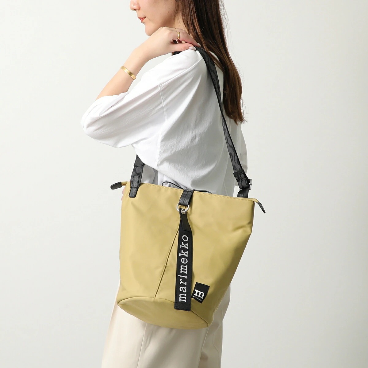marimekko マリメッコ ショルダーバッグ ALL DAY BUCKET SOLID オール デイ バケット ソリッド 093938 レディース ナイロン クロスボディ ロゴ 鞄 810 【me