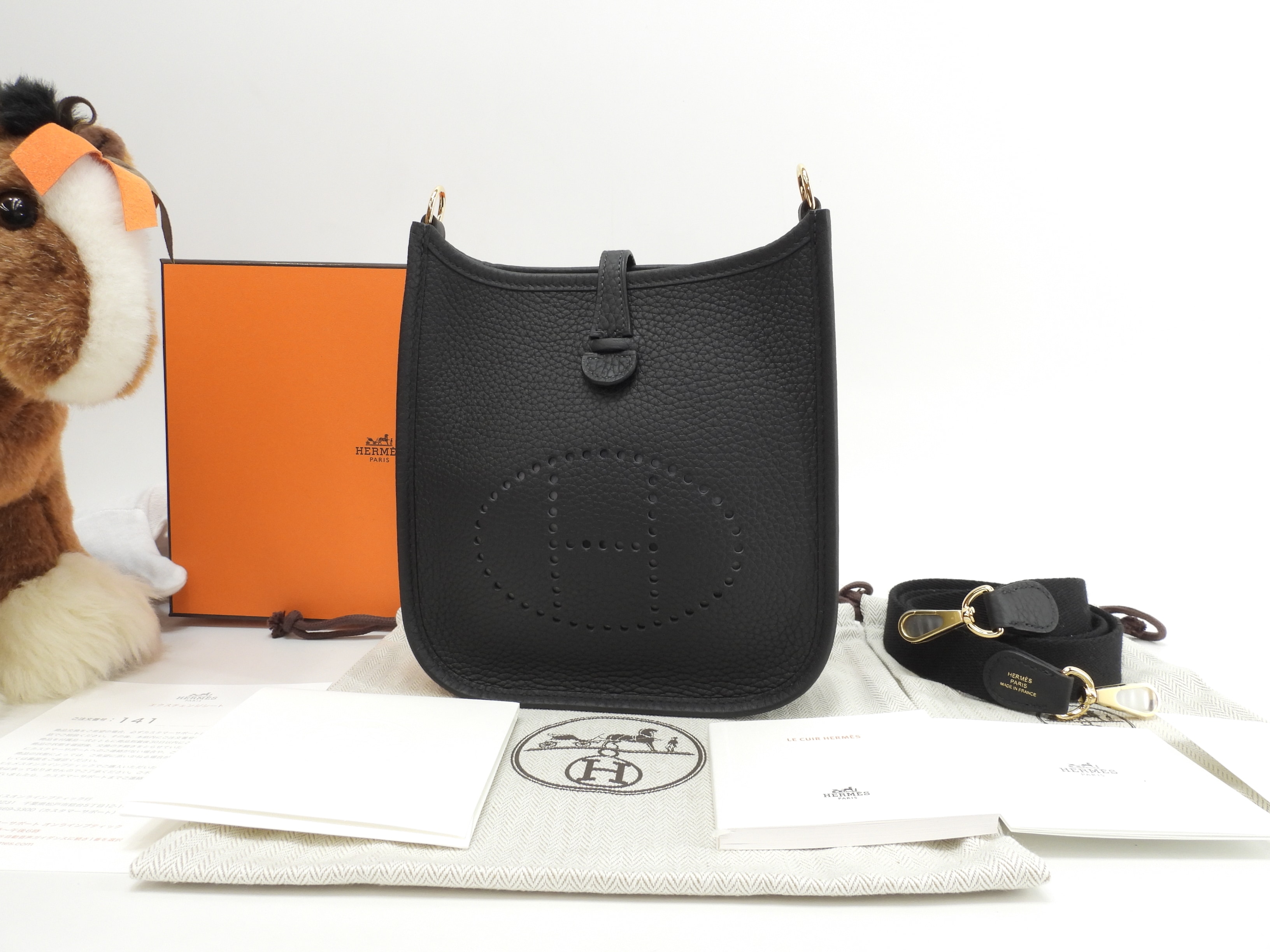 エヴリンTPM トリヨンクレマンス 黒 ポシェットバッグ ゴールド金具 新品@K