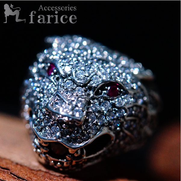 ガーネットレッドアイズ 石を咥えたシャイニングパンサー シルバーリング