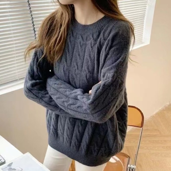 トップス セーター 長袖 ラウンドネック プルオーバー ミディアム丈 かわいい 大人可愛い きれいめ シンプル 上品 おしゃれ かっこいい カジュアル こなれ感 個性的 主役級 存在感 抜け感 秋 冬
