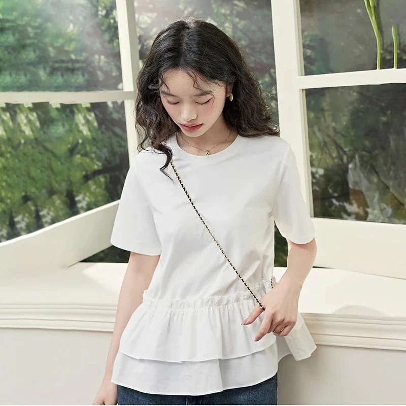 可愛いフリル切り替えTシャツショット丈ティーシャツホワイトトップス 若見え 半袖