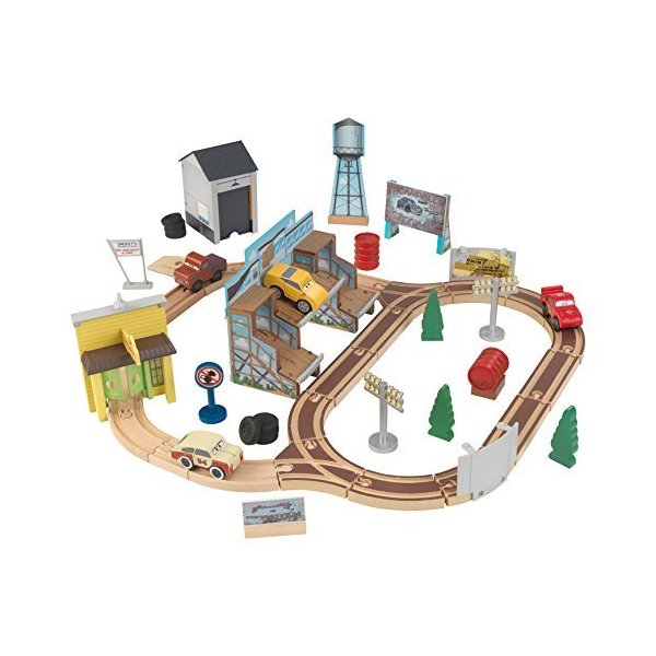 KidKraft 18015 Disney Pixar Cars 3 Thomasville Wooden Race Track Set (Toy Car Road Play Set)， 53 Pie
