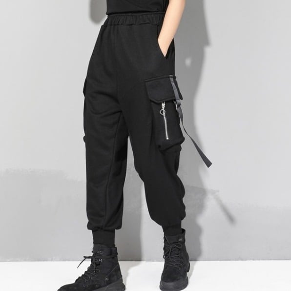 ボトムス パンツ カーゴパンツ 黒 l ロック 個性的 カッコイイ ルーズ 大きいサイズ フラップポケット ブラック コーデ ワイドパンツ ズボン ファスナー ポケット ウエストゴム シンプル カ