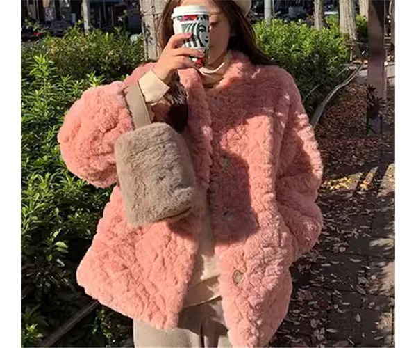 レディース ジャケット コート アウター 上着 ショート ミドル丈 長袖 ラウンドネック ノーカラー フェミニン もこもこ ふわふわ ボタン ファー 厚手 綿 かわいい 大人可愛い シンプル