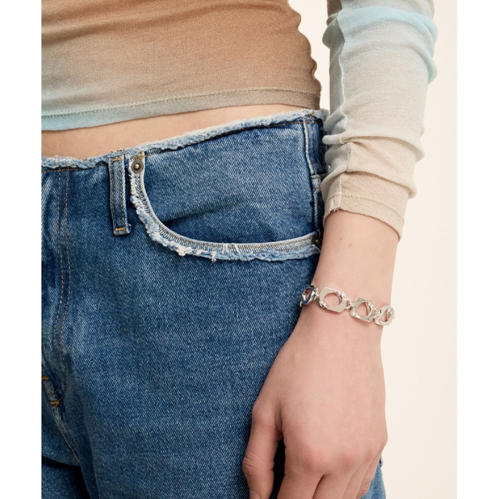 ナンバリング #5925