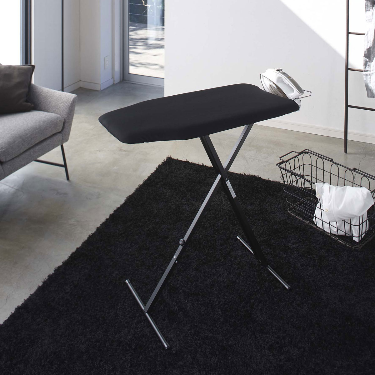 アイロン台 山崎実業 TOWER タワー 軽量スタンド式アイロン台 ブラック 9,317円