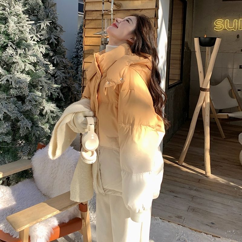 オレンジ色のグラデーションダウン綿服女性2024冬の新型韓国版ゆるい小柄な短いタイプ今年流行コート