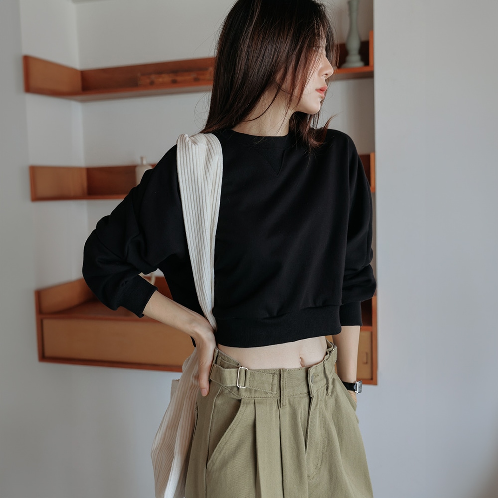 [4色] ドルマンクロップドスウェットシャツ