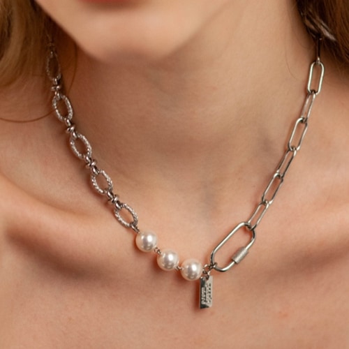 PEARLY MORE ボールド真珠クリップチェーンネックレス