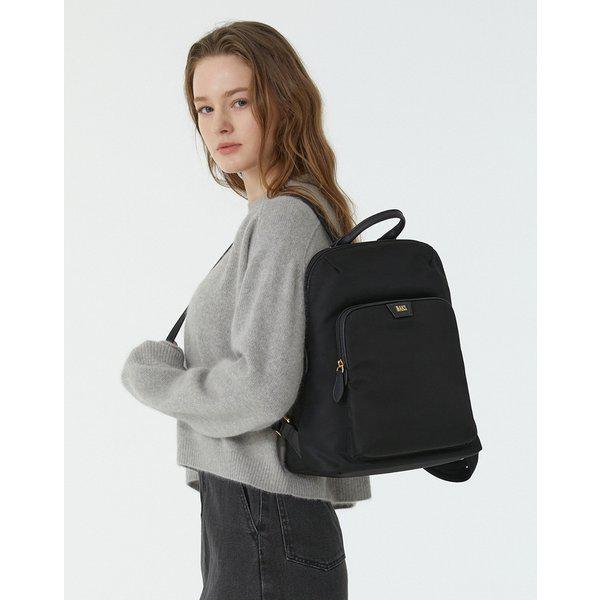 [25SS] [定番商品] ブラックロゴ装飾ナイロンバックパック WCBA5E691BK