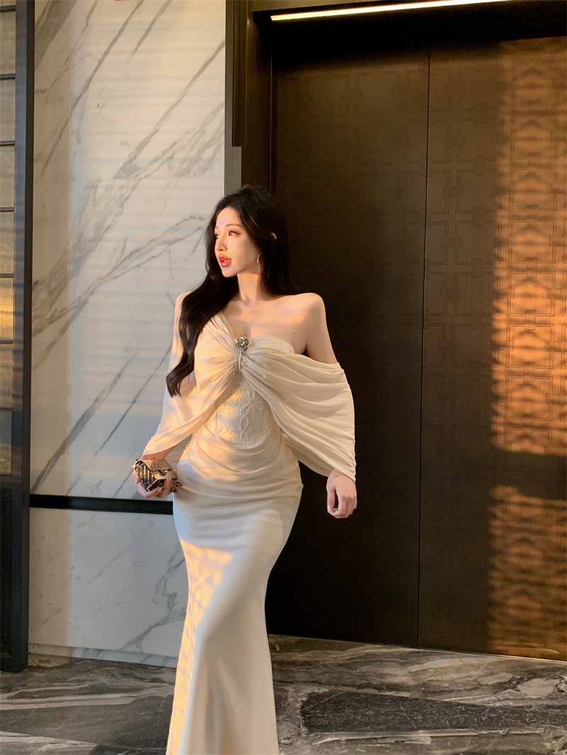 2025春夏ワンピース 半袖 ロング丈 オフショルダー スクエアネック Aライン フレア ゆったり 細見え 夏 おしゃれ かわいい 甘め キュート ラブリー 韓国ファッション レディース