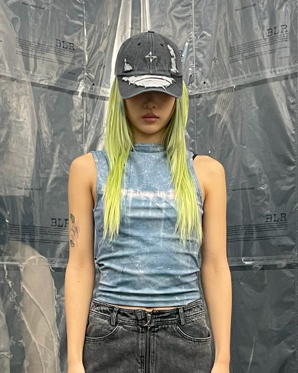 【BLR】 GRUNGE DENIM CAP BLACK & WHITE