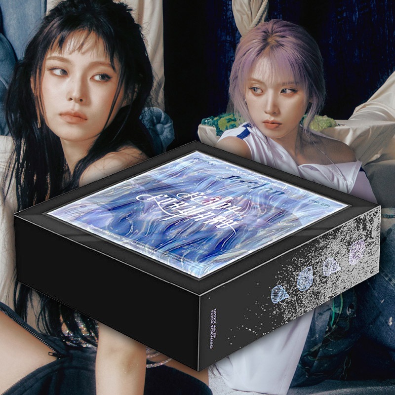 [未開封新品] アルバム限定盤Fe3O4 FORWARDミニ4集フォワードNMIXX KNOW ABOUT ME