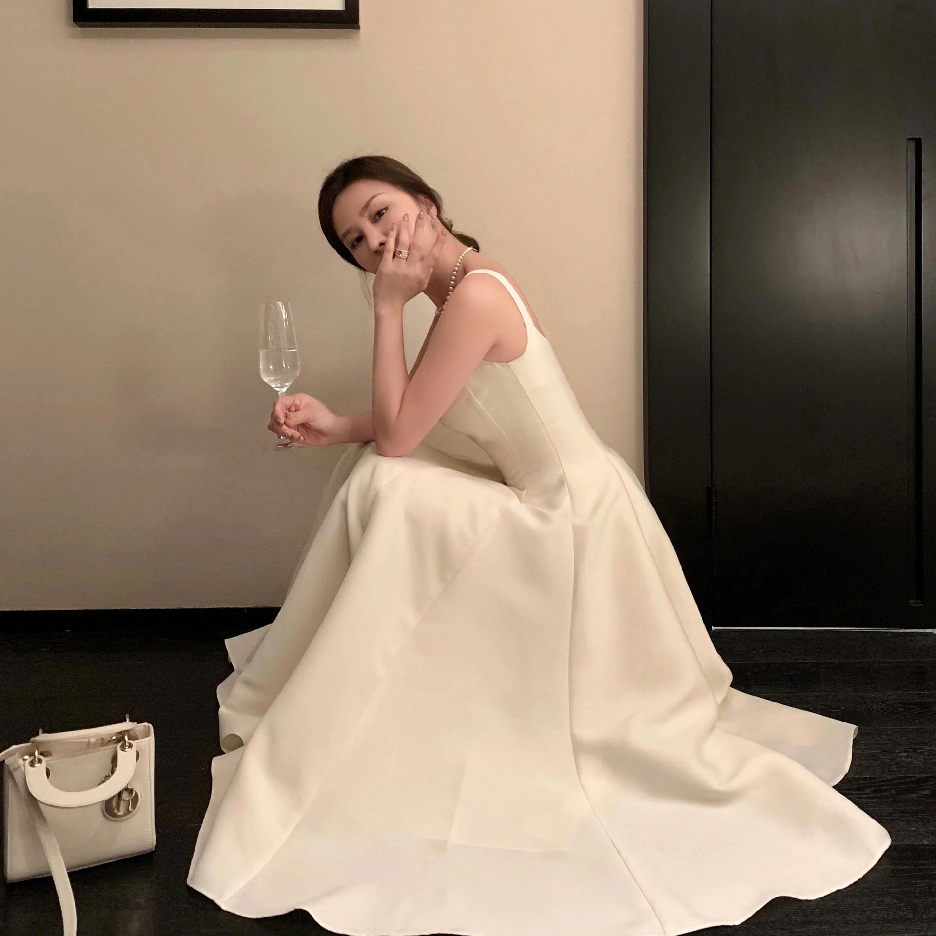 2026年新作ストラップ付きミニドレス 普段着にも使えるワンピース ホワイトワンピース ウエスト絞り 軽やかなウェディングドレス 6,758円