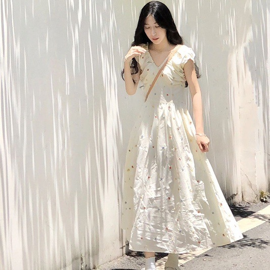 ワンピース ミモレ丈ワンピース 半袖 パフスリーブ Vネック ウエストマーク セミフレアスカート ミモレ丈 かわいい 大人可愛い きれいめ シンプル 上品 おしゃれ かっこいい カジュアル こなれ感 5,933円