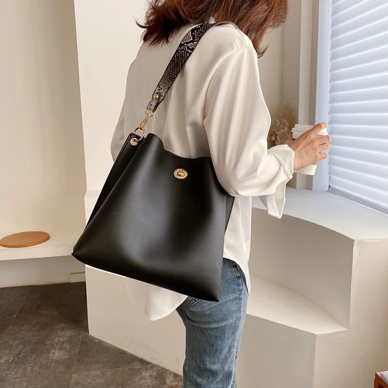 大人気！ 韓国ファッション レトロ バケツバッグ トートバッグ レディースバッグショルダーバッグ 大容量 通勤 通学 推し活 ショルダーバッグ