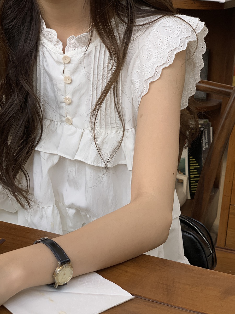 韓国風年齢軽減レースフライングスリーブシャツプリーツデザインと小柄さん向けゆったりトップス